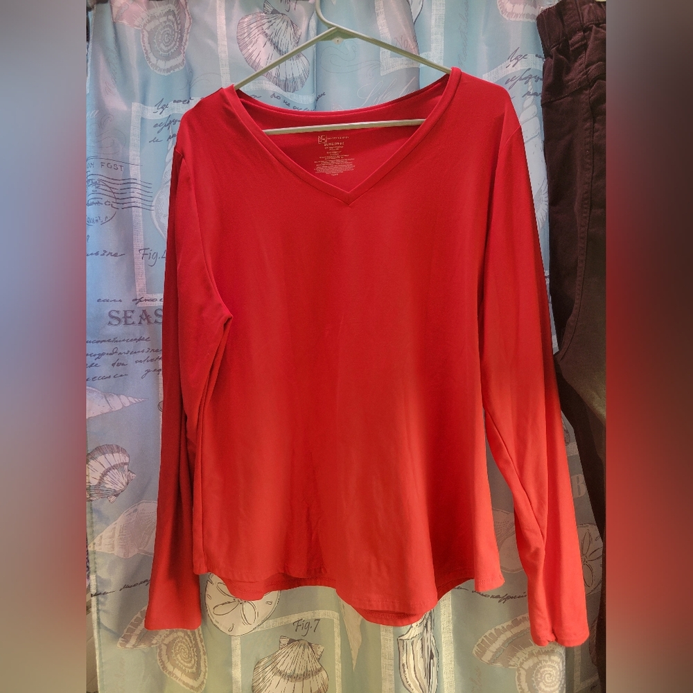 No Boundaries 2X Red Long Sleeve Thermal V-Neck Top